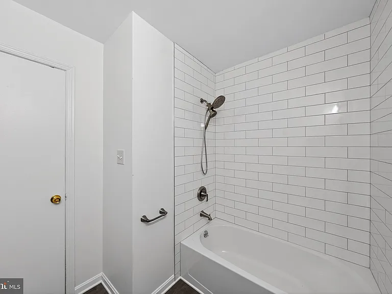 1015 Saint Michaels Dr — Photo 29