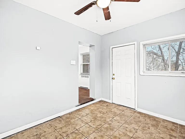 17151 Pennington Dr — Photo 9