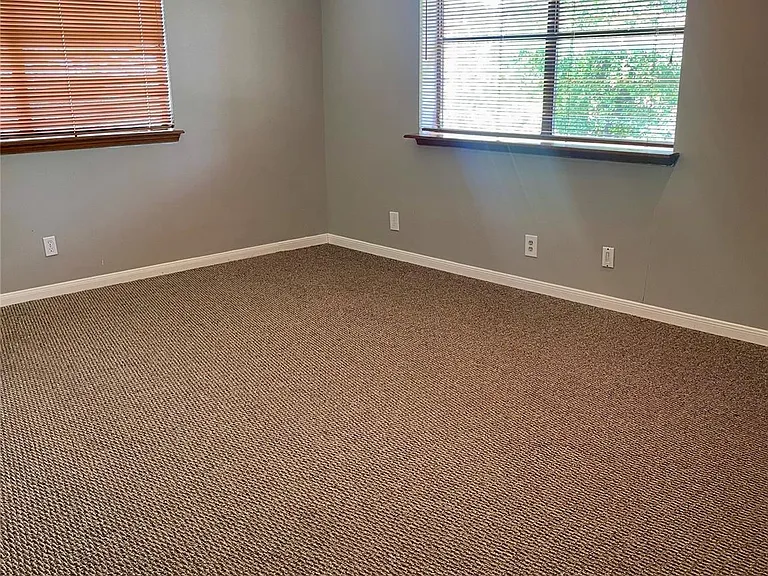 21122 Harvest Hill Ln — Photo 35