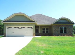 16 Fast Ln, Seale, AL 36875