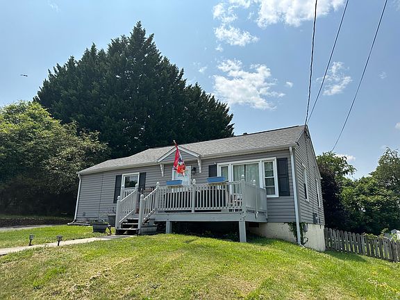 2nd image of 2319 Peach St