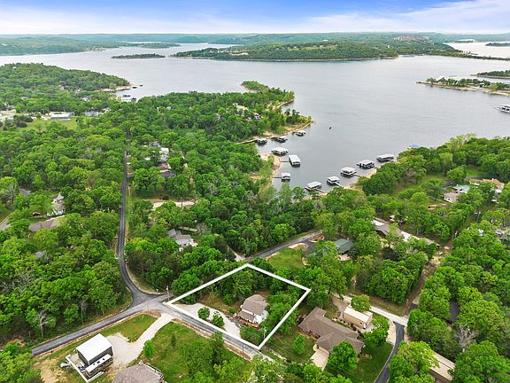 4th image of 599 Holiday Acres Circle