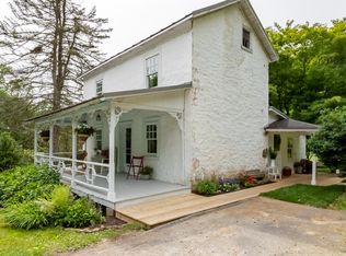 2460 Flowing Springs Rd, Spring City, PA 19475