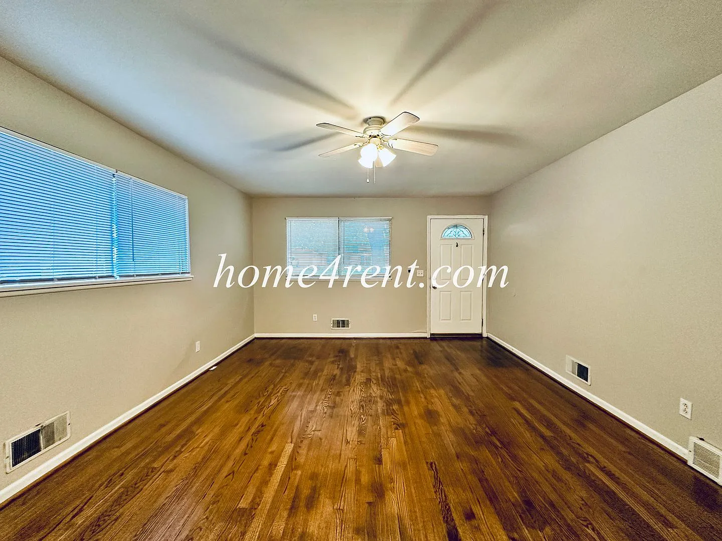 Great home in the desirable Waldo area with wood floors, fenced yard and basement! — Photo 4