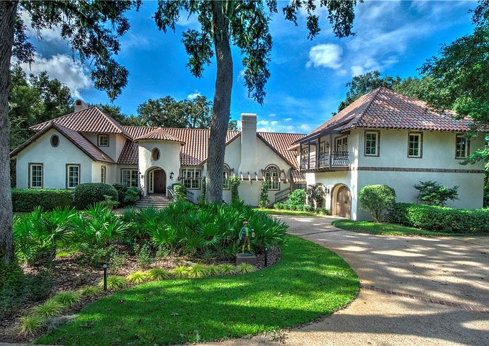 1st image of 10 Retreat Ave