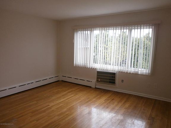 3rd image of 30 Cayuga Ave