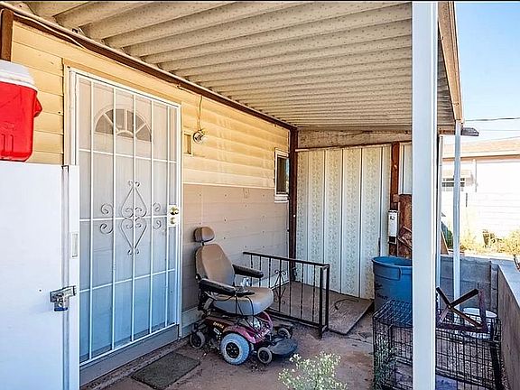 5th image of 3097 E Hearne Ave