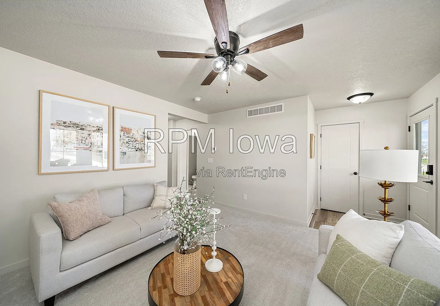 3 bed, 2.5 bath, 1335 sqft, $1,895 — Photo 3