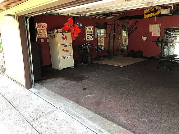 2nd image of 3274 Canterbury Rd