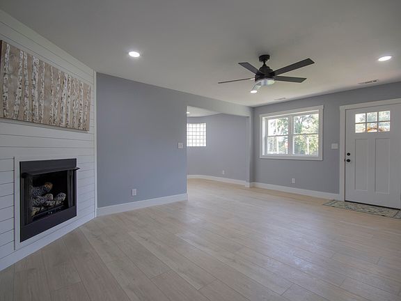 4th image of 209 Wallace Ln
