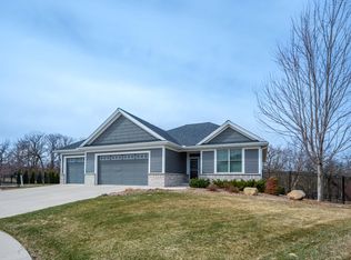 2482 Fieldstone Rd SW, Rochester, MN 55902