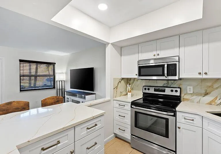 2319 Tamarind Dr #102 — Photo 15