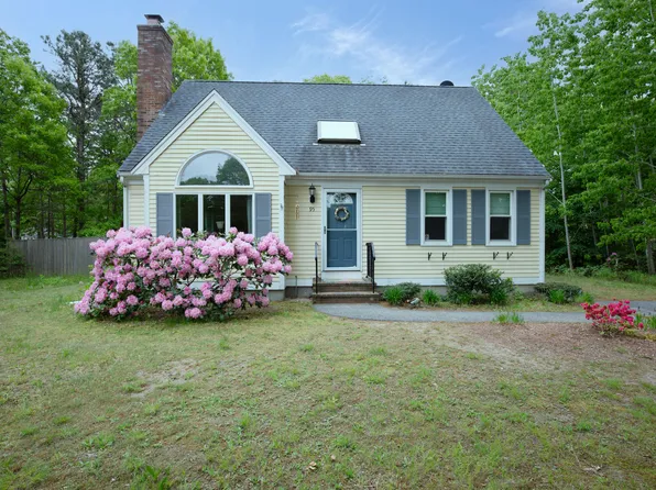 95 Rockville Avenue, Waquoit, MA 02536