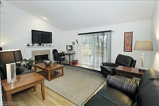 3rd image of 2308 Pleasant Dr