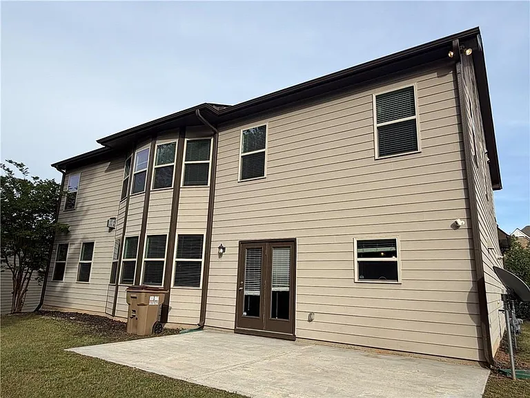 4525 Highfield Dr — Photo 32