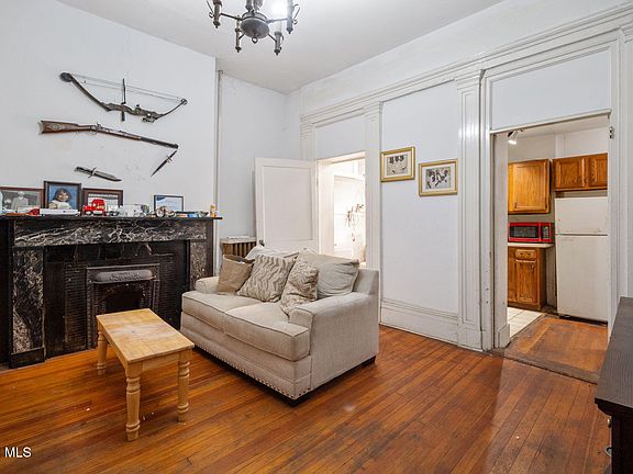 5th image of 128 Hamilton Street
