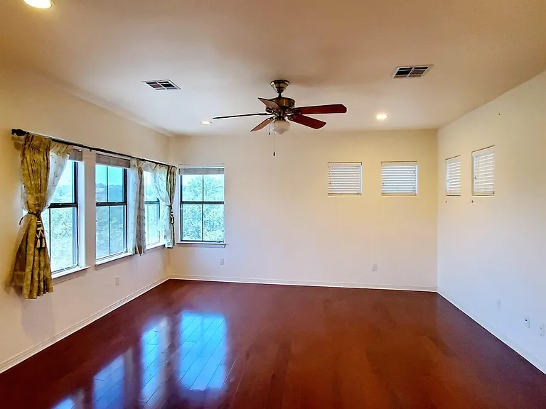8230 Spicewood Springs Rd — Photo 22