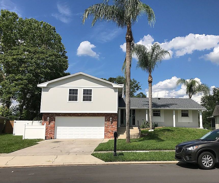 1st image of 521 Parkwood Ct