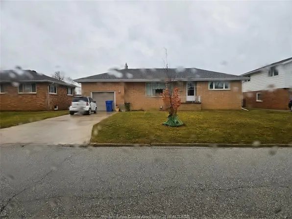 2381 Leonard Rd, Windsor, ON N8W 4L6