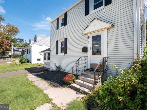 211 Madison Rd, Willow Grove, PA 19090