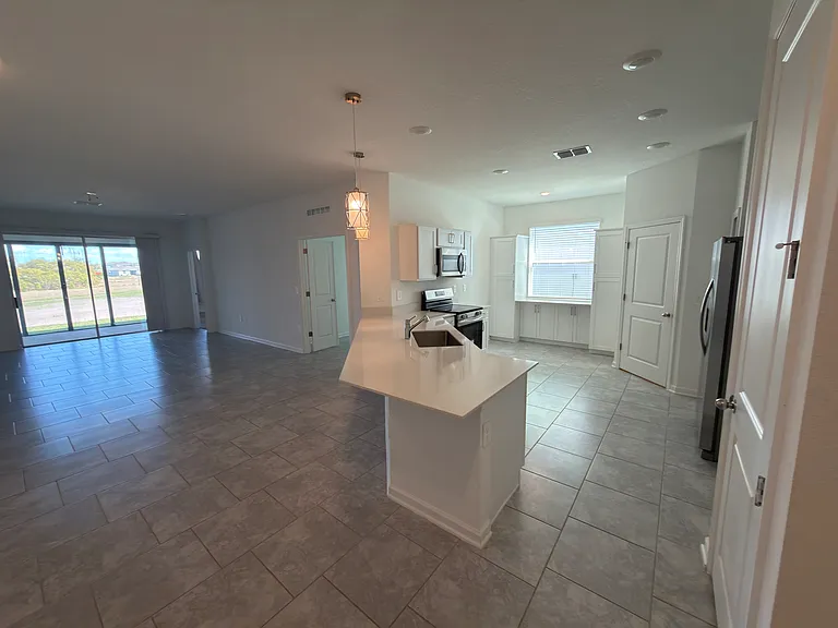 521 Reggie Rd — Photo 8