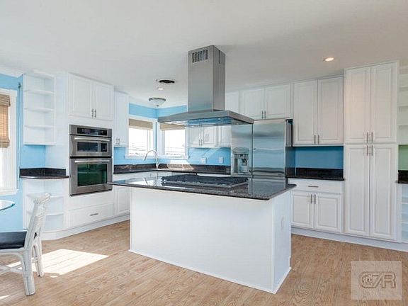 5th image of 8007 Channelview Dr