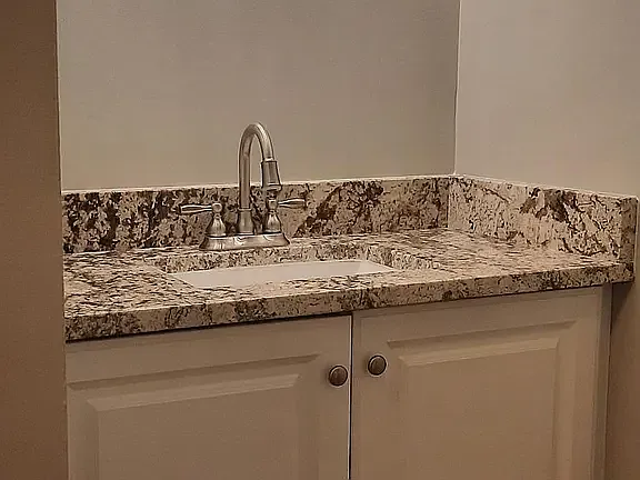 50 Edward J Roy Dr #4 — Photo 7