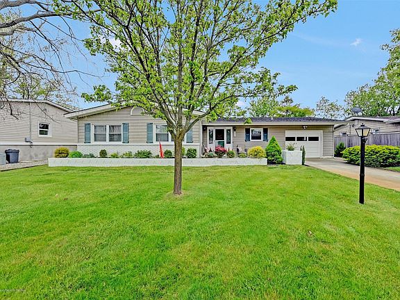 2nd image of 2306 Cardinal Dr