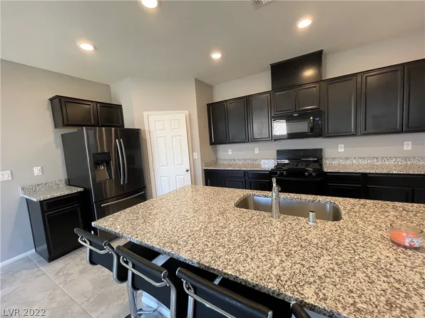 5574 Autumn Cliffs Way, Las Vegas, NV 89118