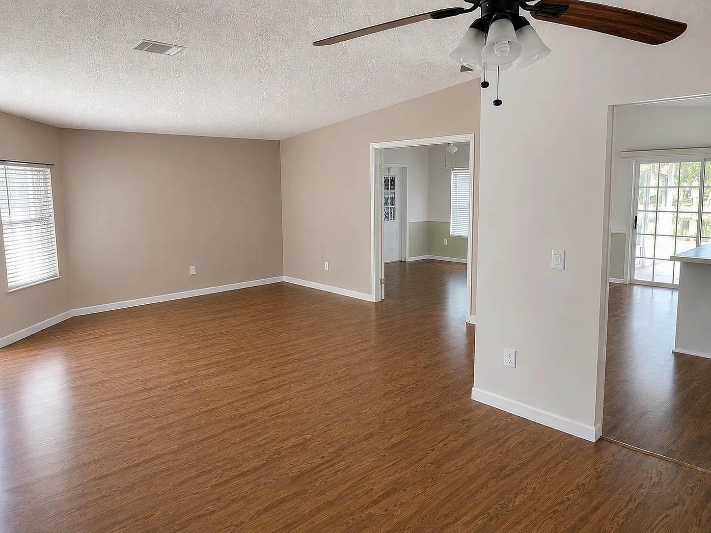 2 bed, 1988 sqft, $1,795 — Photo 4