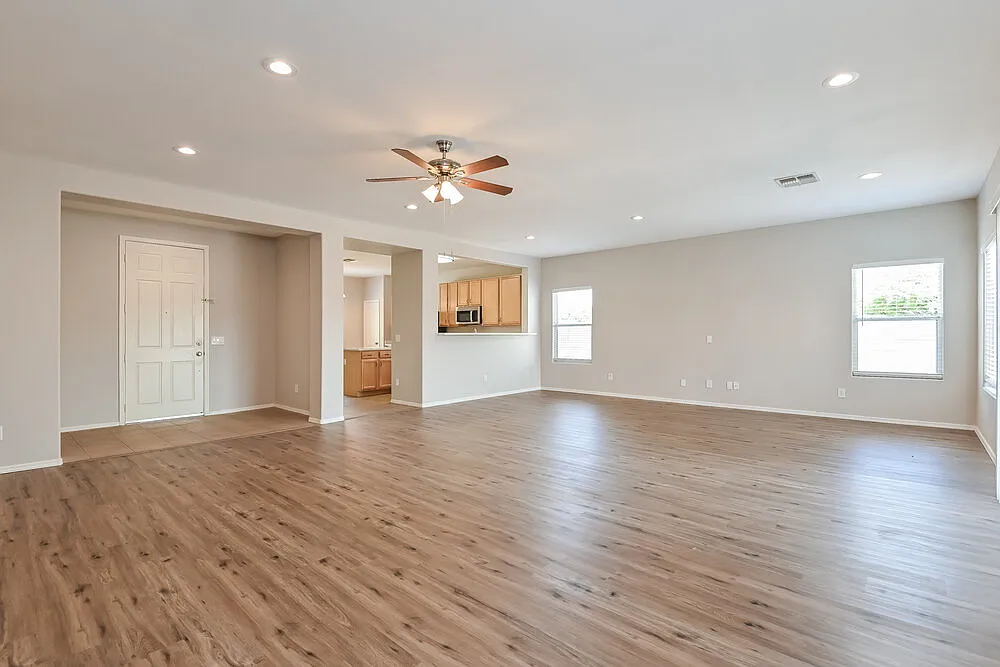 4 bed, 2.0 bath, 2045 sqft, $2,105 — Photo 3