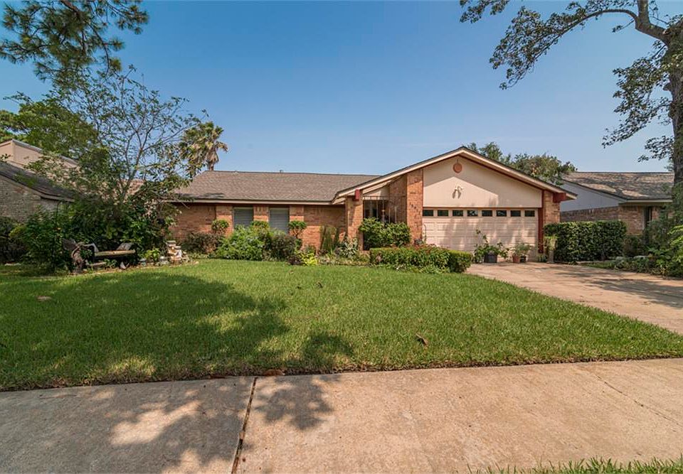 1st image of 15811 Cavendish Dr