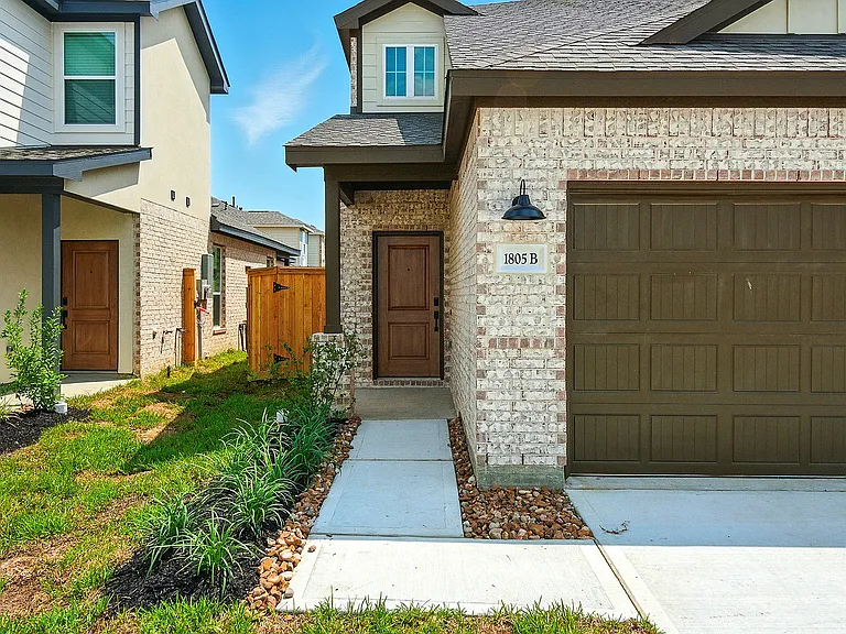 3B | 3 Bed / 2.5 Bath - Entrance With Attached Garage