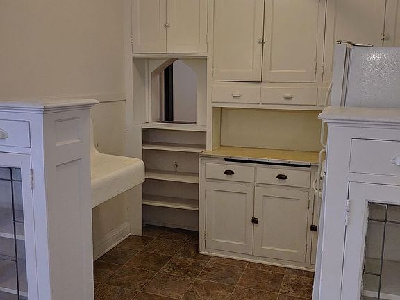 4th image of 2446 Colfax Ave S #A