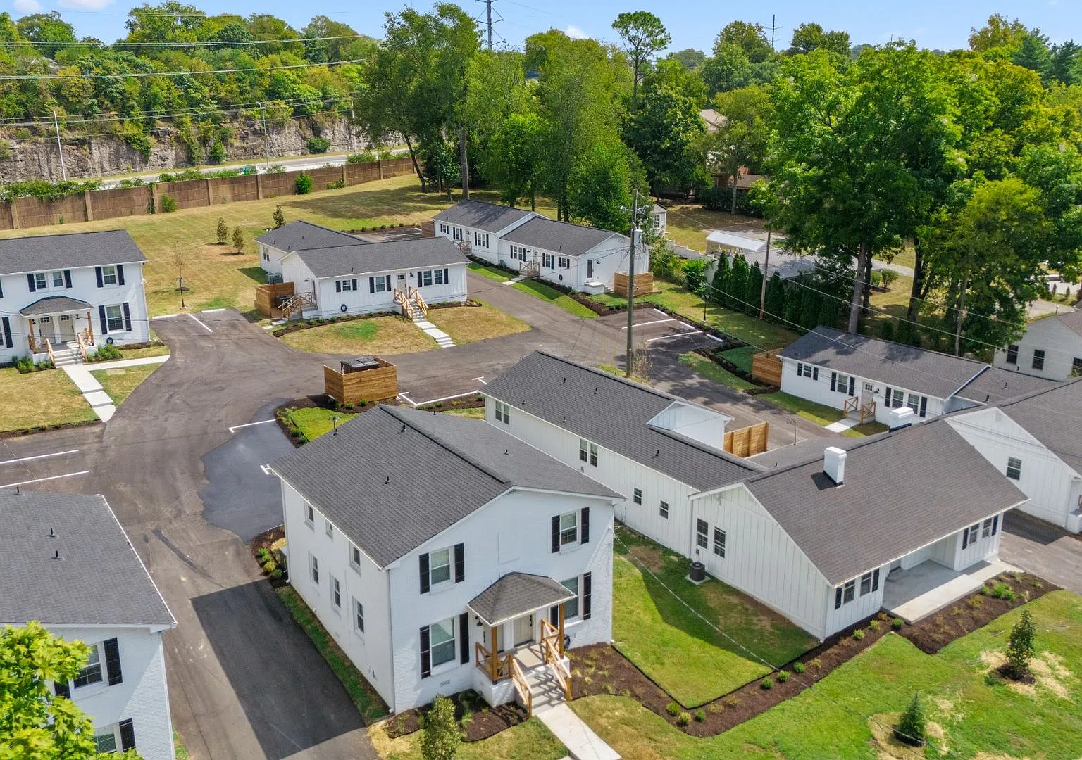 Completely Renovated 2BR, 1.5BA Duplex in West Nashville! — Photo 3
