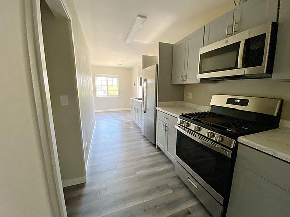 3rd image of 118 Cedar Ave #118