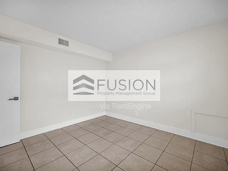 861 SW 74th Ter #102D — Photo 11
