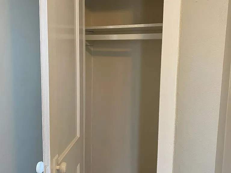 1013 W Church St — Photo 15