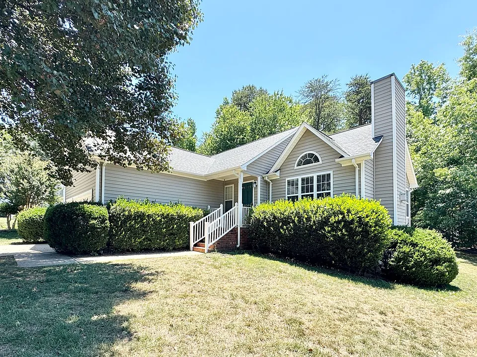 3404 Crimson Wood Dr