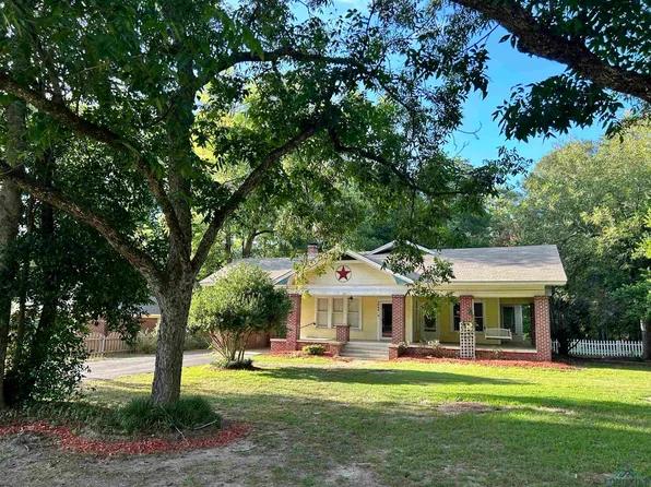 3005 Victory Dr, Marshall, TX 75672