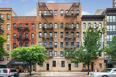 320 East 34th Street in Kips Bay