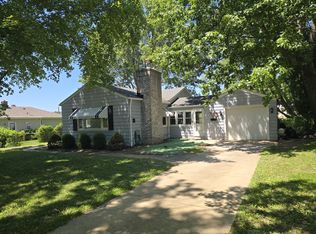 2812 Pelham Rd, Rockford, IL 61107