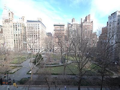 5th image of 21 Gramercy Park S APT 6A
