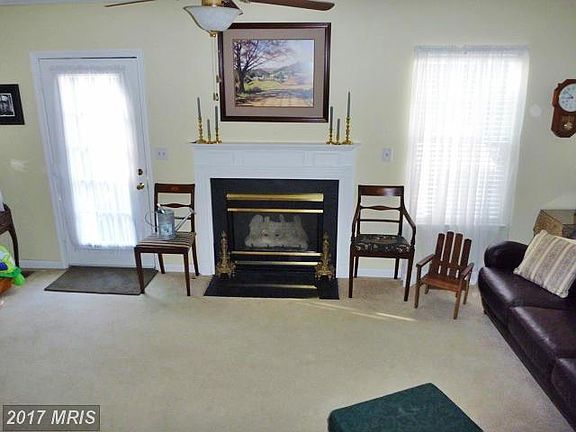 3rd image of 207 Bentley Ct