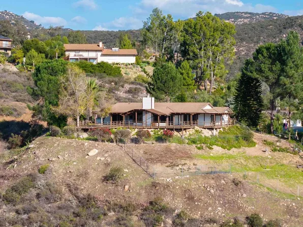 26332 Sky Dr, Escondido, CA 92026