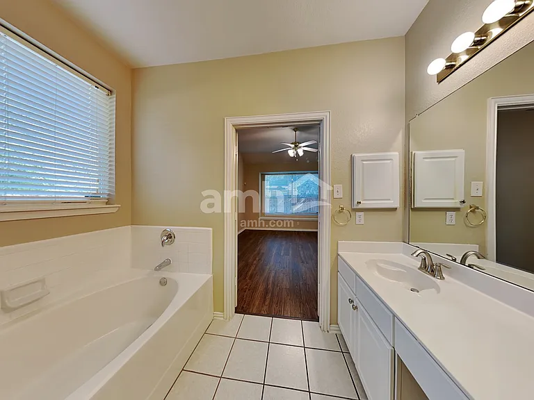 5401 Pecan Creek Cir — Photo 10