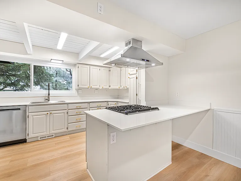 210 N 1st St #2 — Photo 7