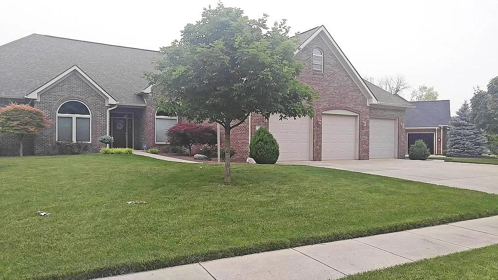 4728 Pearcrest Way photo 1