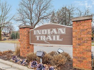 32 Indian Trail Dr, Westmont, IL