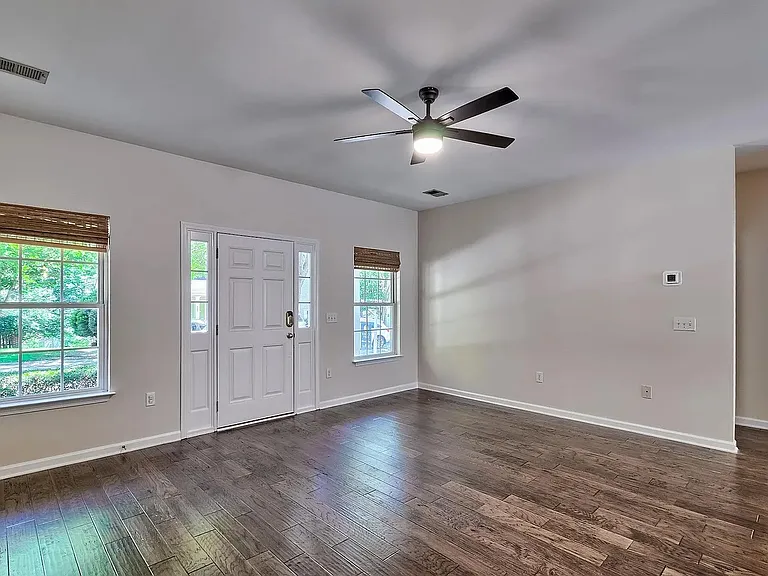 389 Northwood St — Photo 2